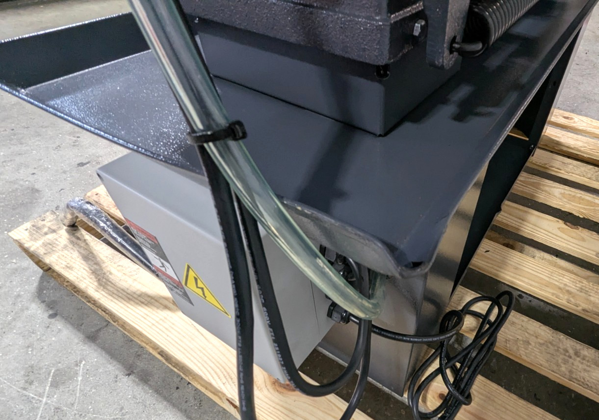 DAKE SE912 9 x 12 Horizontal Bandsaw 110v 1HP Step Pulley *Scratch & De