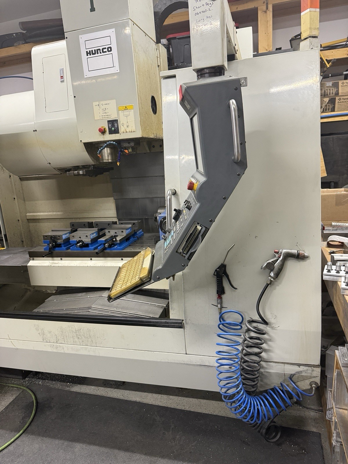Hurco VM2 CNC Vertical Machining Center CAT40 230V 15hp MAX Control 2004