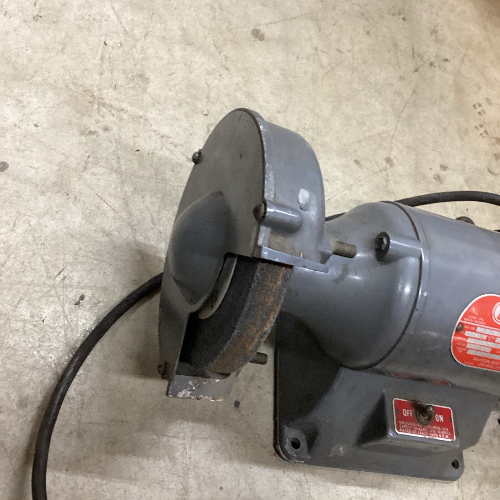 2Z315U Vintage 1/3hp. Dayton 3600rpm Commercial 6” Bench Grinder 1/2”arbor 114A