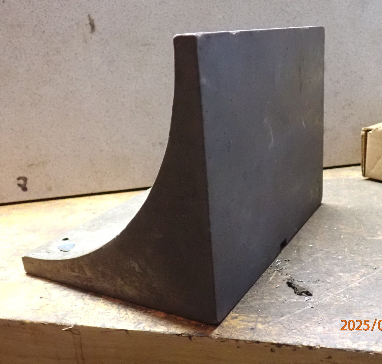 OLDER NON-FERROUS METAL ANGLE PLATE MACHINIST JIG FIXTURE SETUP TOOLING