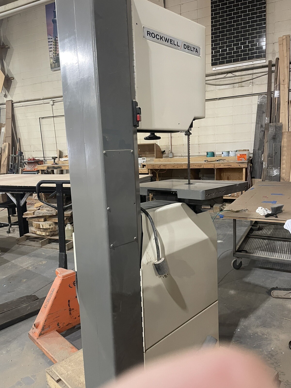 Delta Vertical Bandsaw, Model 28-3XO Very Good Condition 
