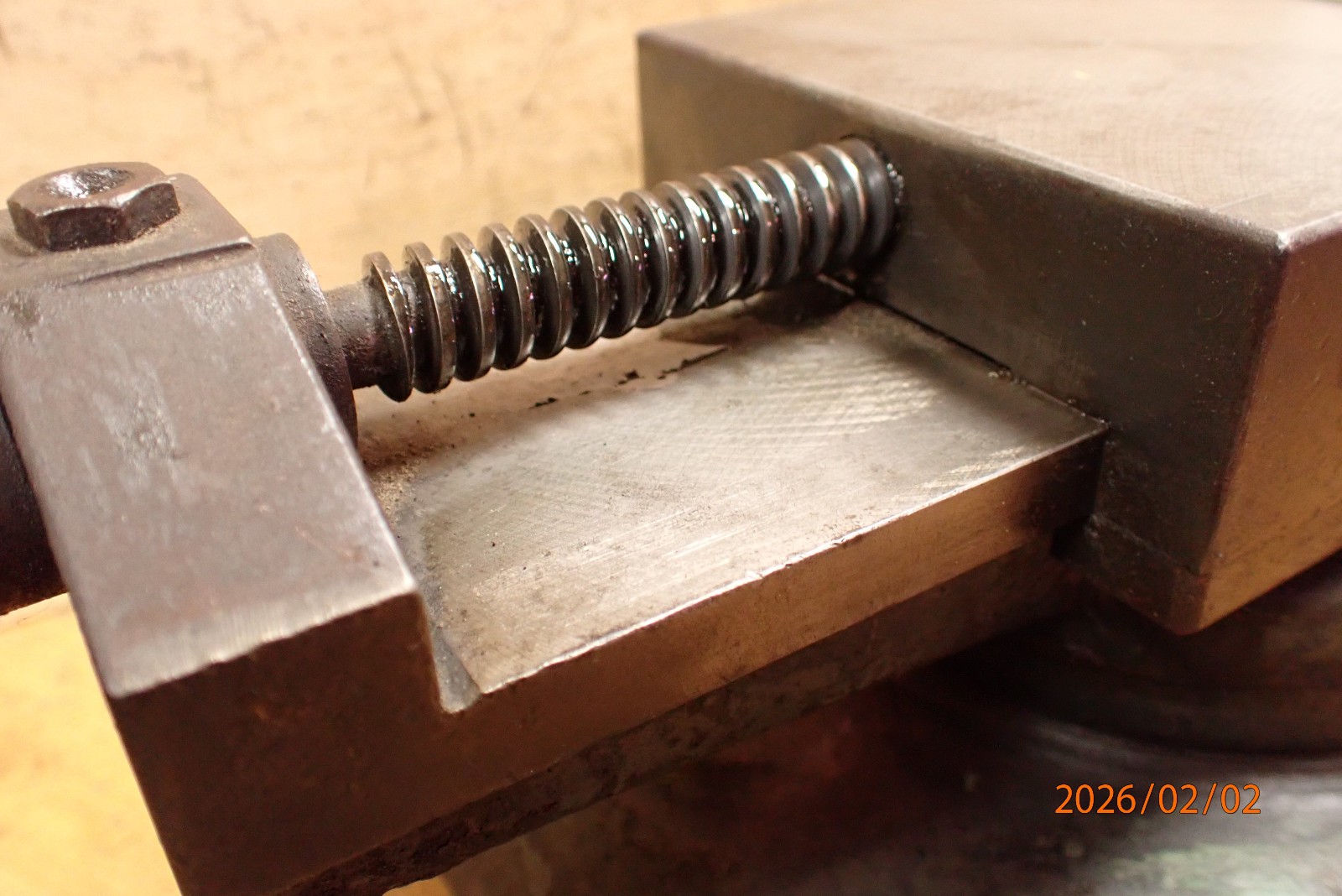 OLDER SMALL MILLING OR GRINDING GRINDER VISE W/ SWIVEL BASE CASTING