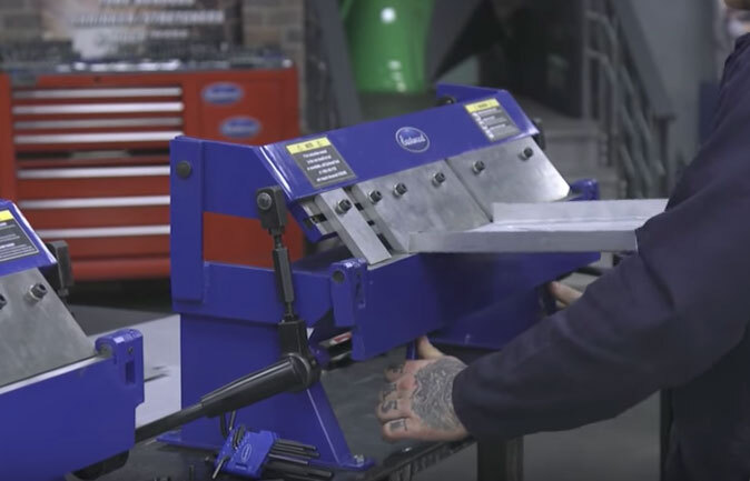 Eastwood 24″ Small Shop Box And Pan Sheet Metal Brake Metal Sheet Working Tool
