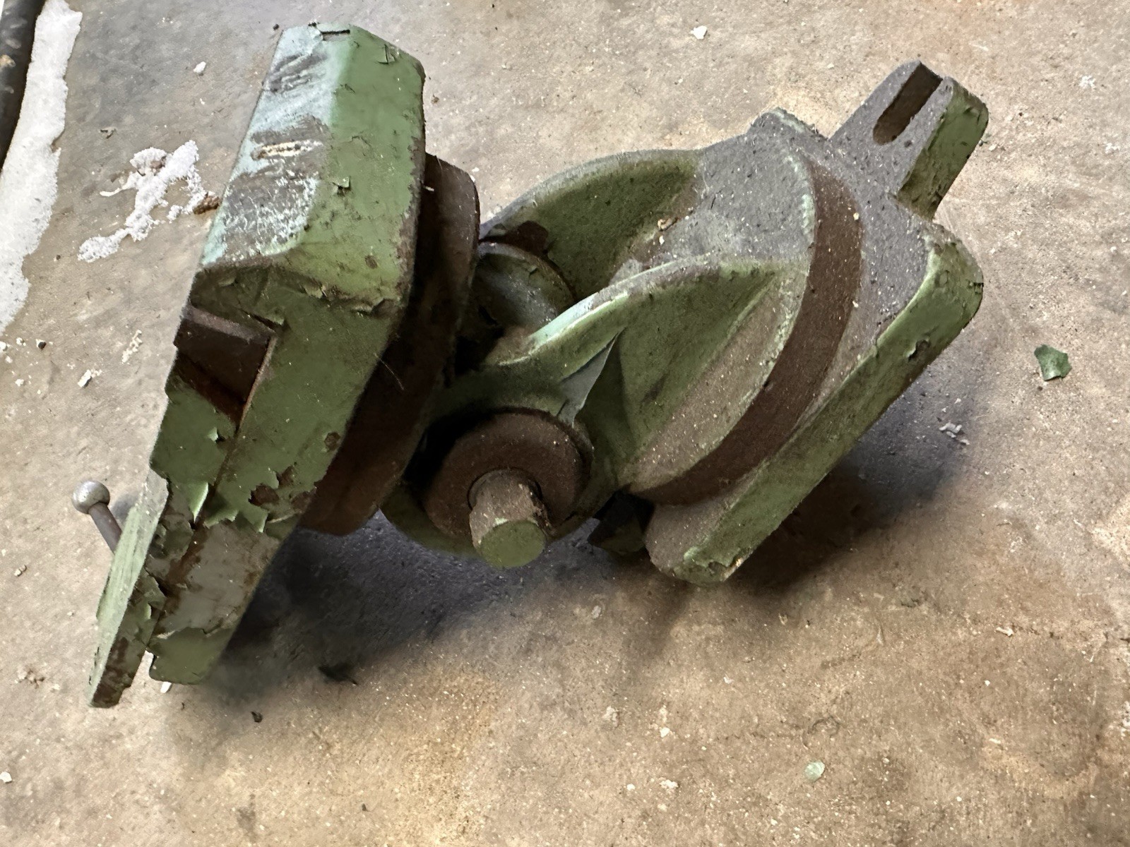 Norton Surface Grinder Used In Good Working Condition With A lot Of Attachments