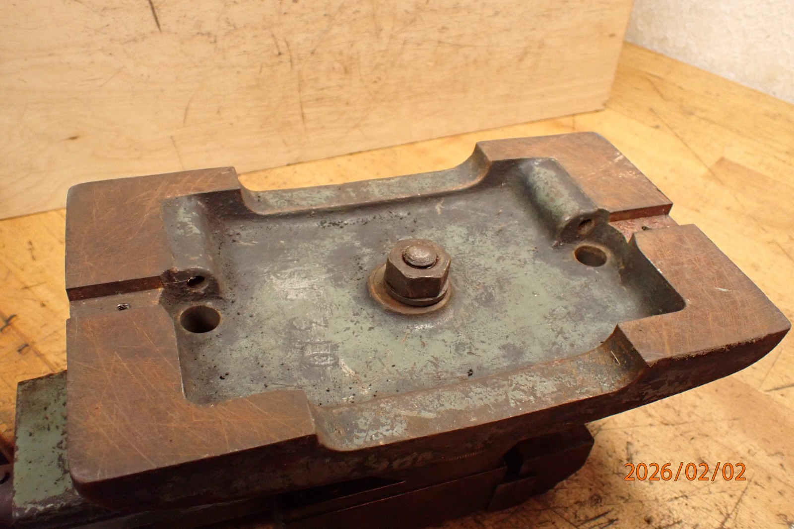 OLDER SMALL MILLING OR GRINDING GRINDER VISE W/ SWIVEL BASE CASTING
