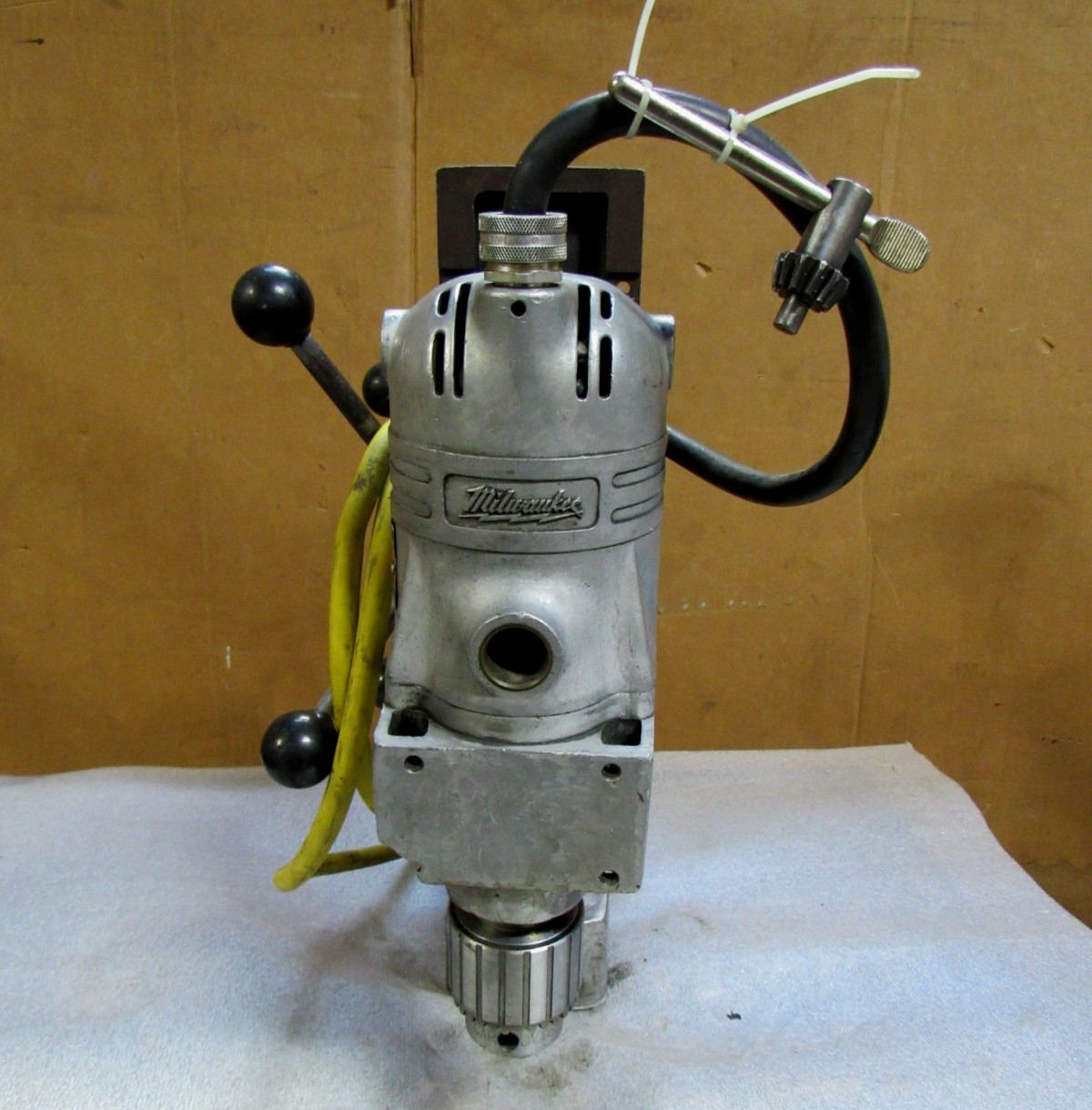 Milwaukee Magnetic Drill Press 4201 4262-1 120V 400Rpm – used