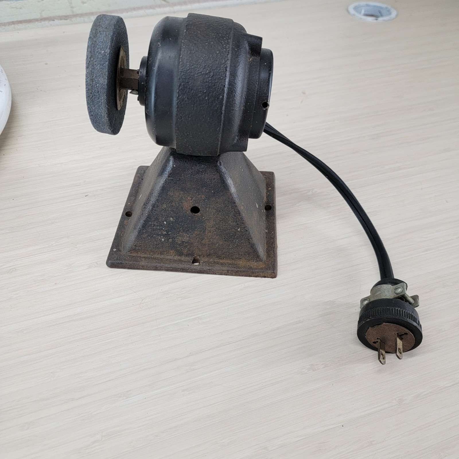 Vintage GE Bench Grinder Tool Sharpener 5KSP51EL551H Motor Works 115V USA