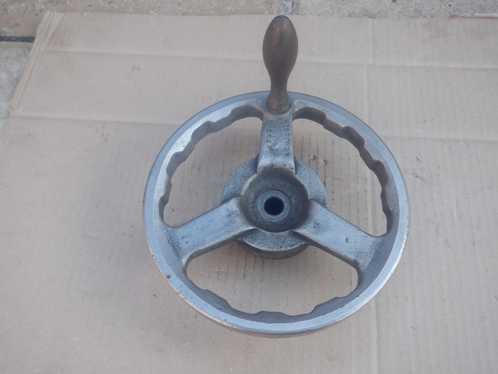COLCHESTER TRIUMPH 2000, TAILSTOCK HANDWHEEL 200mm DIAMETER