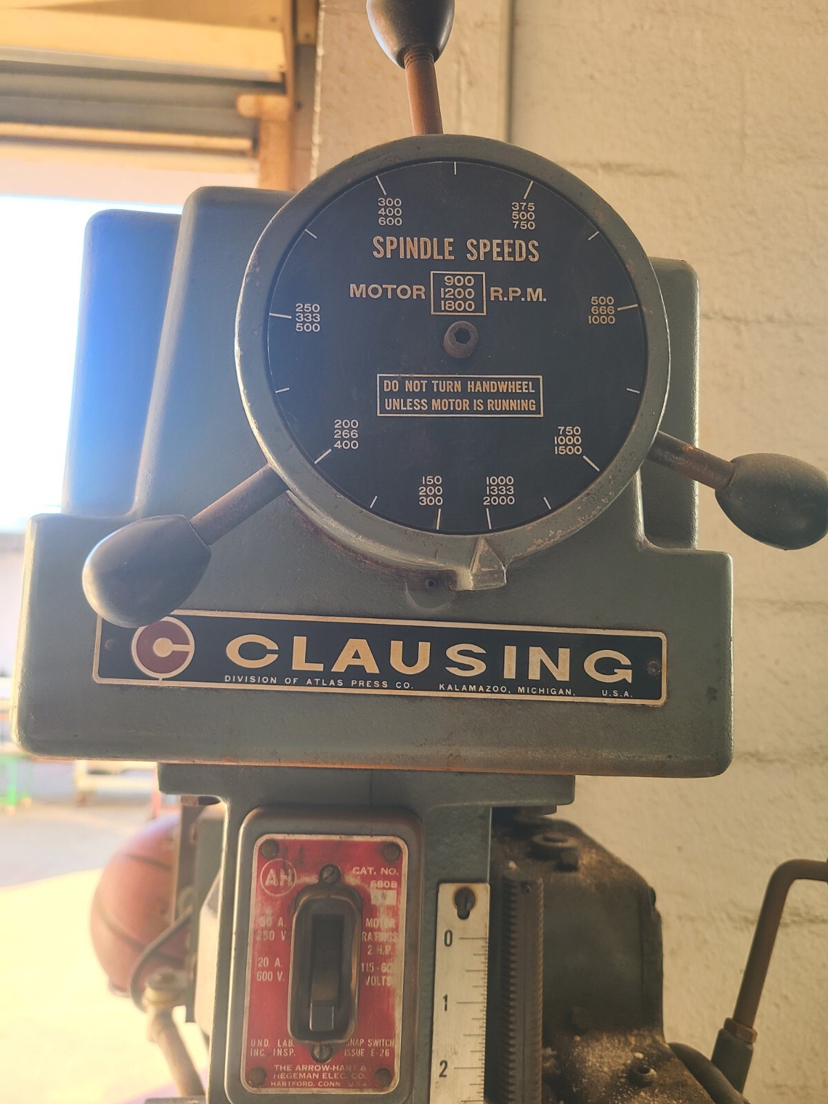 CLAUSING SERIES 22V 20″ VARIABLE SPEED FLOOR STAND DRILL PRESS
