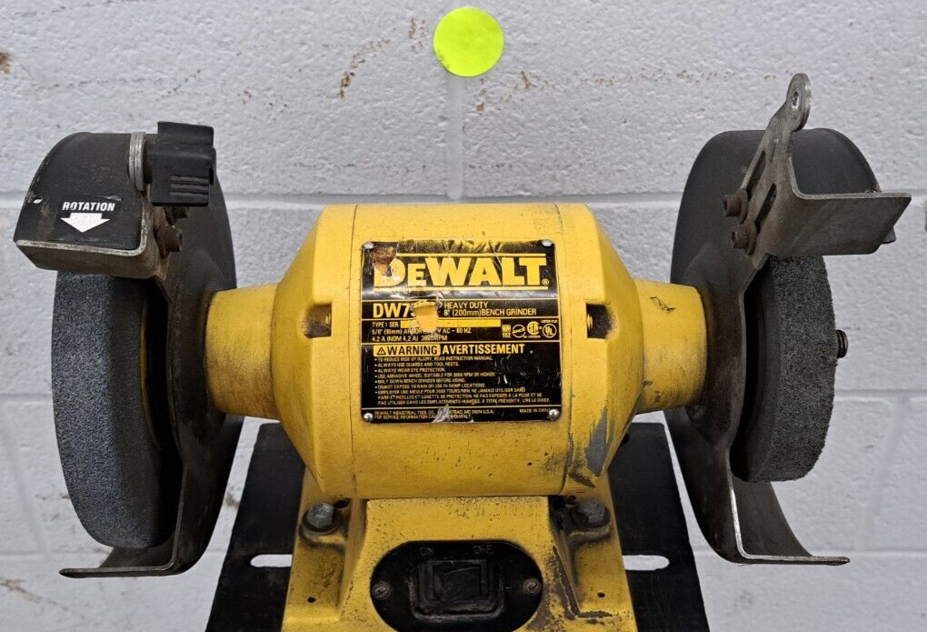 DEWALT BENCH GRINDER DW758 8″ BENCH 120 VAC 60HZ 4.2A 3600 RPM YL65963