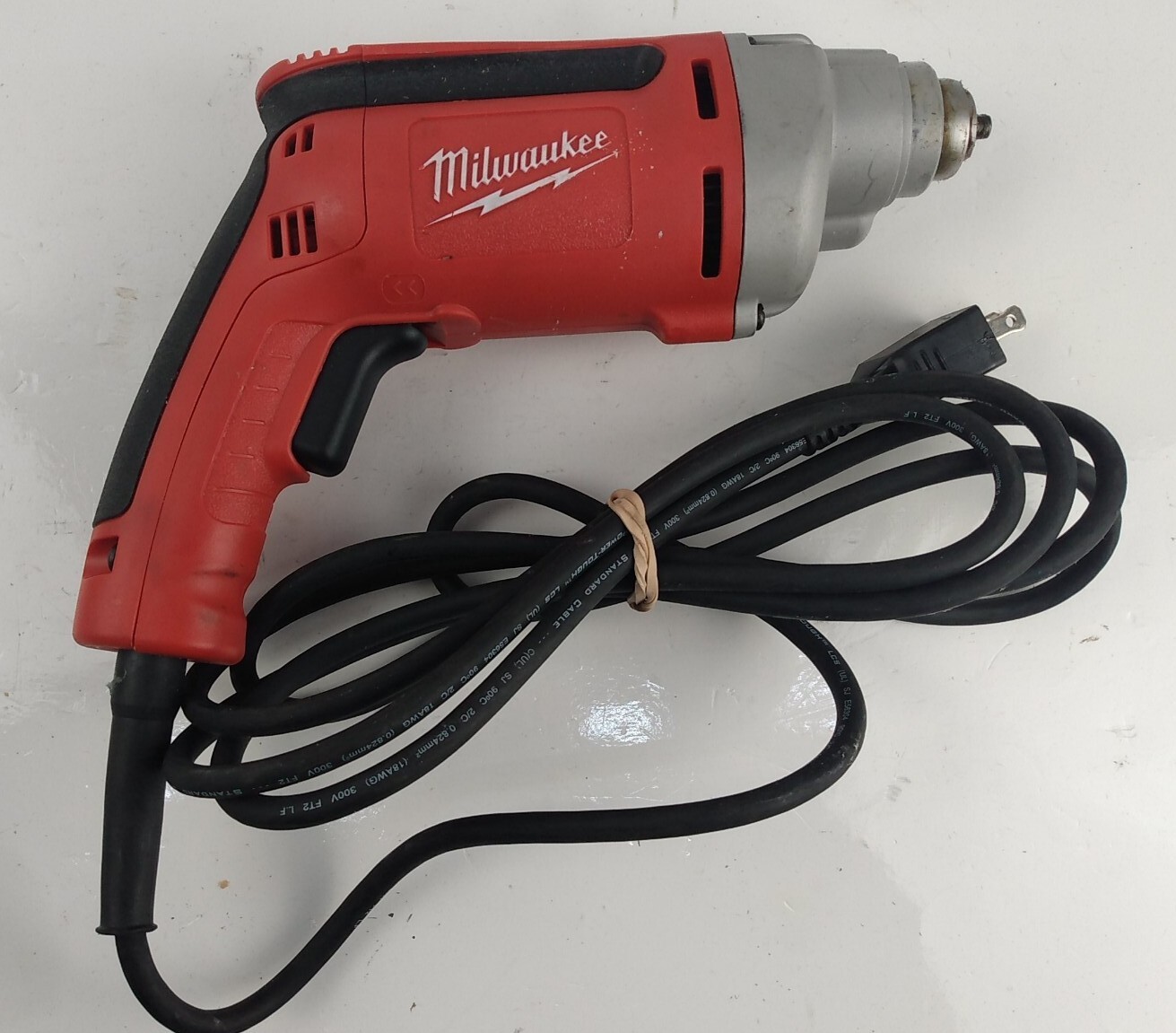 Milwaukee 6852-20 BROKEN Corded 18-Gauge Sheet Metal Shear 6.8 Amp Motor BROKEN