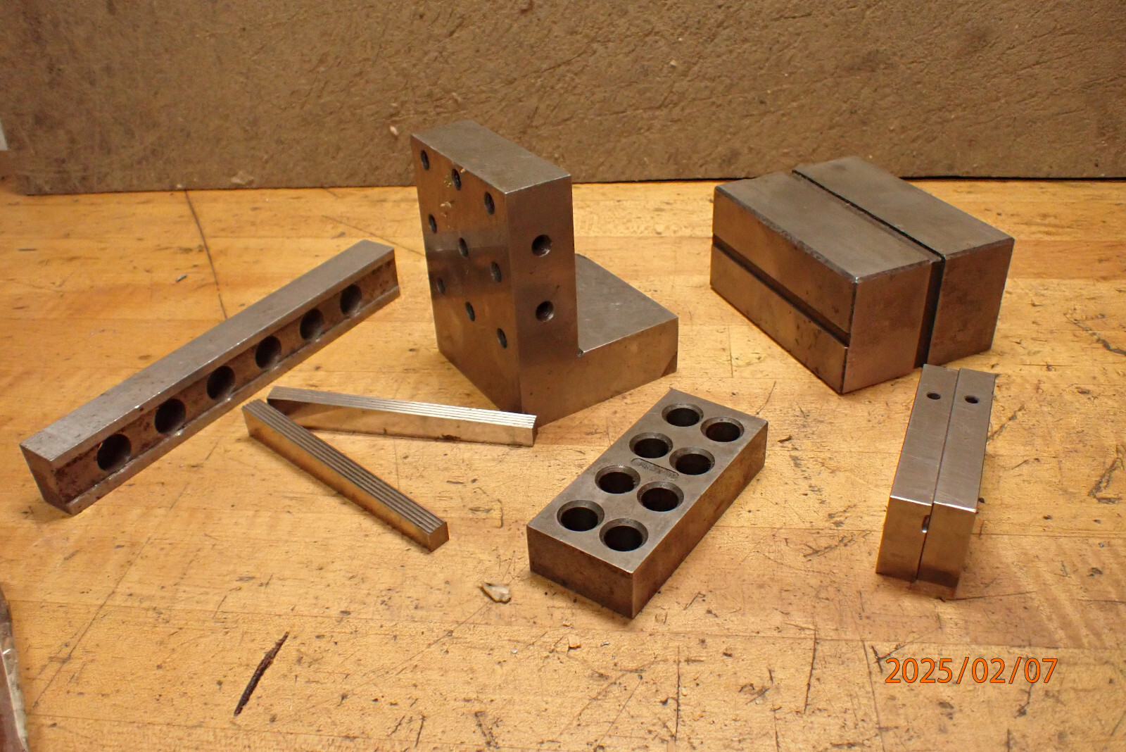 LOT K6500 PILE OF MACHINIST SETUP TOOLING BLOCKS