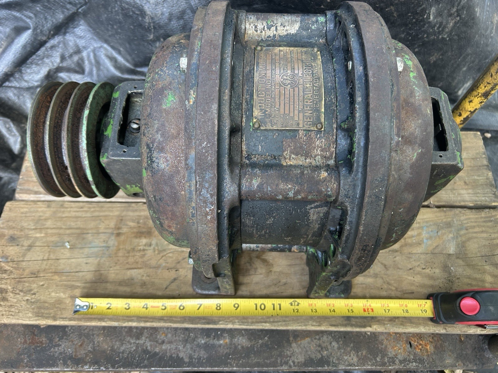 Vintage General Electric Machinery Induction Motor 5hp 3phase Model 65A2