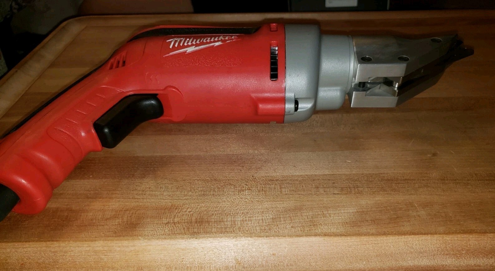 Milwaukee 6852-20, 18-Gauge Shear – Red, Fast Free Shipping.