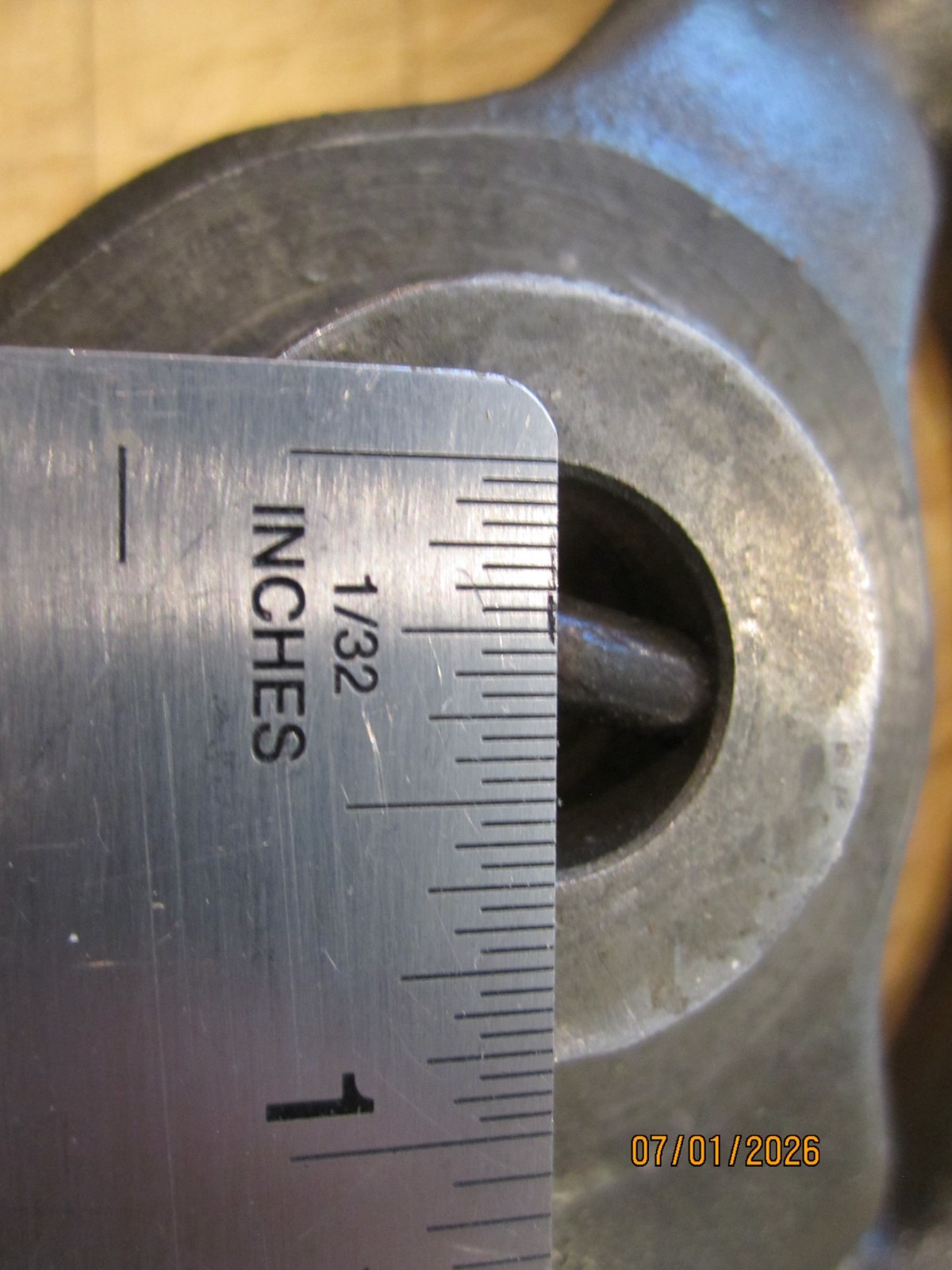 Lathe wheel crank handle set of two – 5/8 in bore – 8 in and 5 in diameter