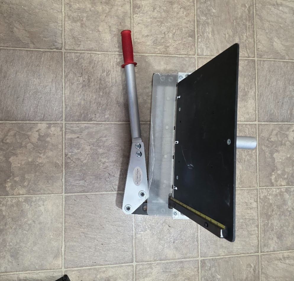 Accu Cutter Model Metal & Plastic Shear, 12 Inch Length Free Shipping PRE-OWNED.