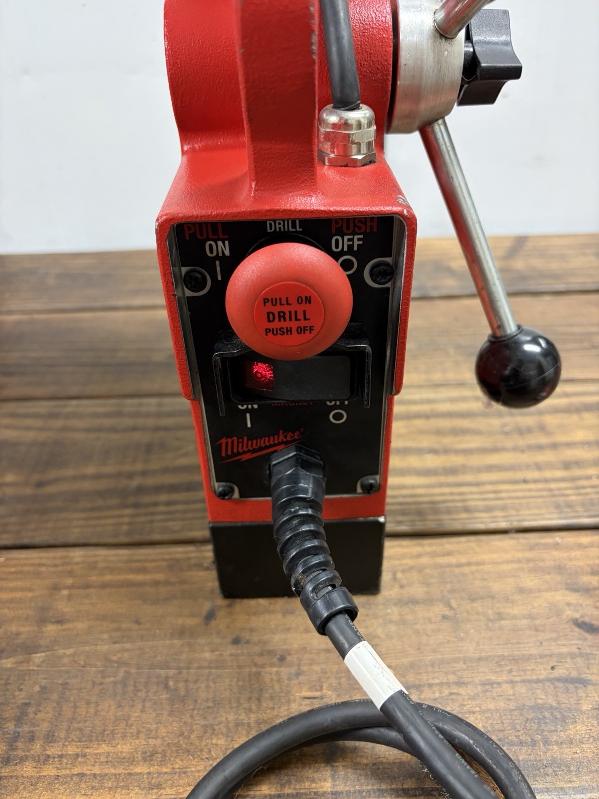Milwaukee 4270-20 Compact Electromagnetic Magnetic Drill Press 120V 9A Tested