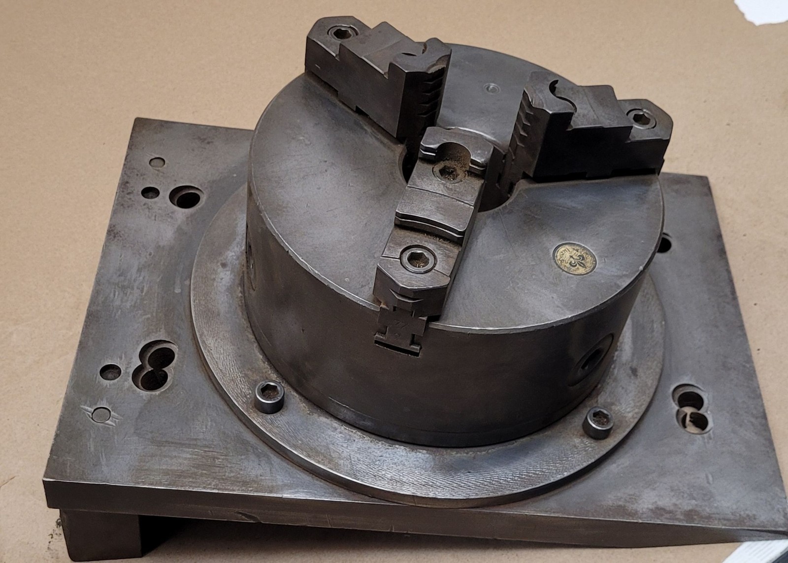 Le Blond 8in – 3 Jaw Chuck w/ Angle Plate 14x10x4in