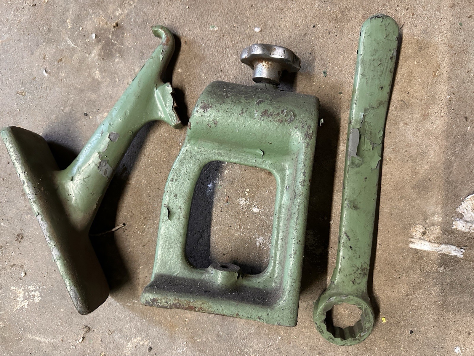 Norton Surface Grinder Used In Good Working Condition With A lot Of Attachments