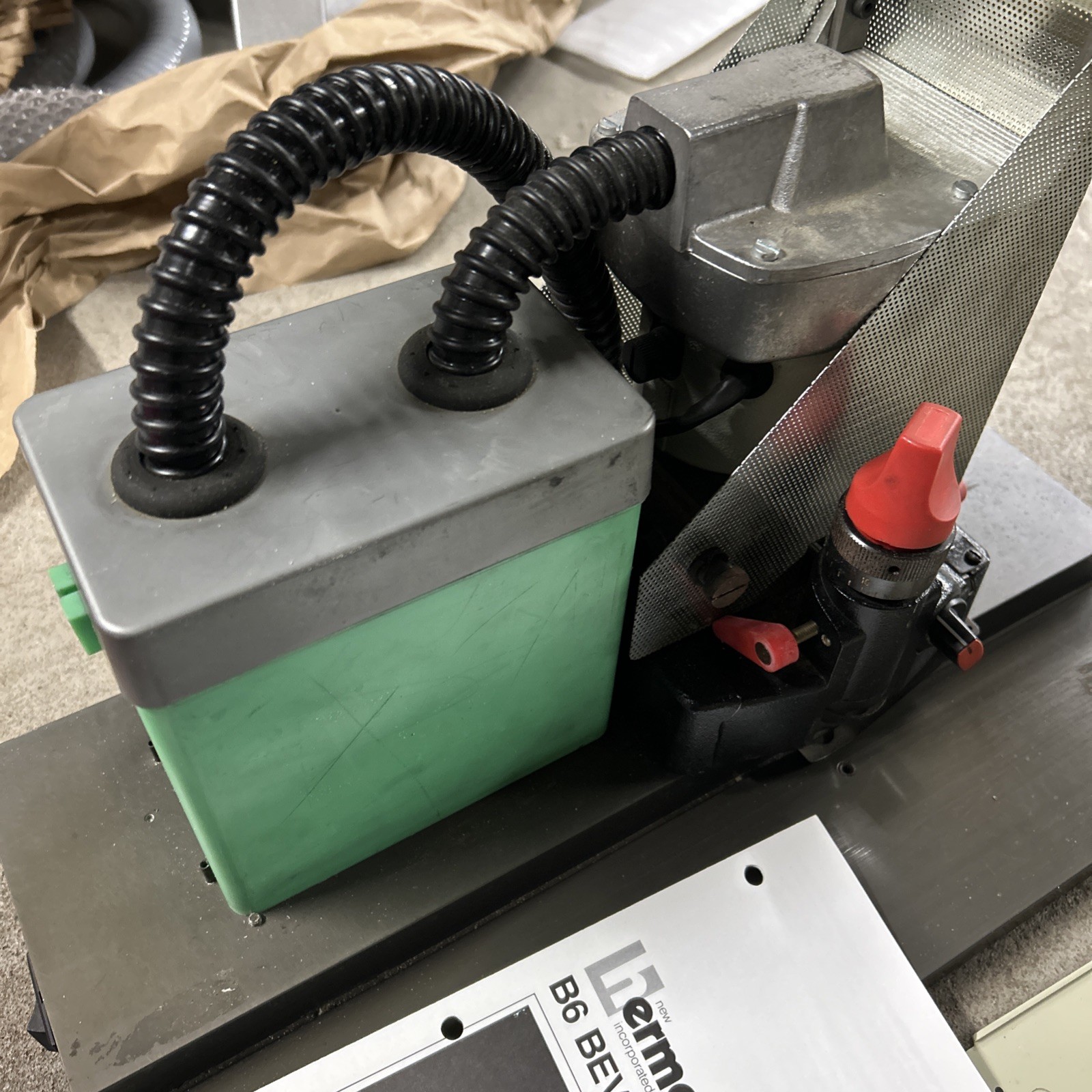 NEW HERMES B6 Engraver Beveling Beveller – Built In Vacuum & Corner Rounders