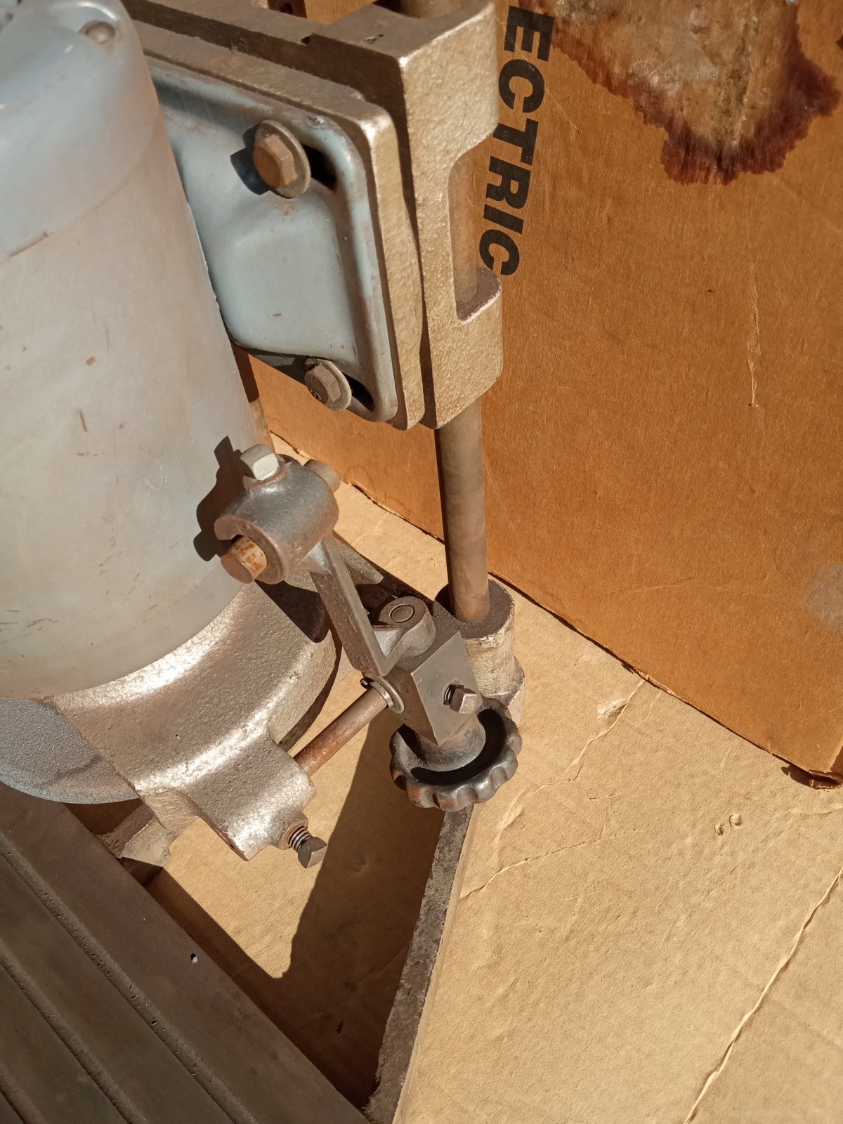 Vintage General 2 Axis Surface Grinder 1/4HP 3450 RPM Slotted 18″x8″ Table Works