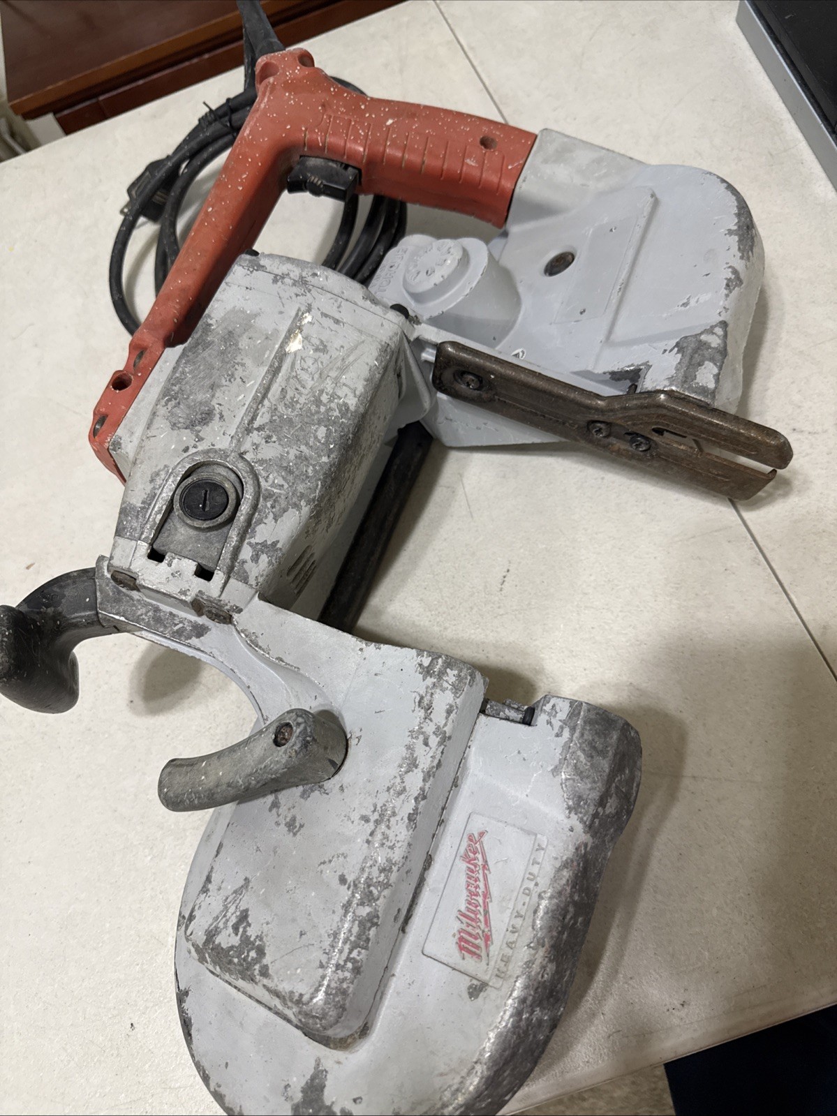Milwaukee 6230 Heavy Duty Portable Band Saw 120V Corded Electric Metal Saw