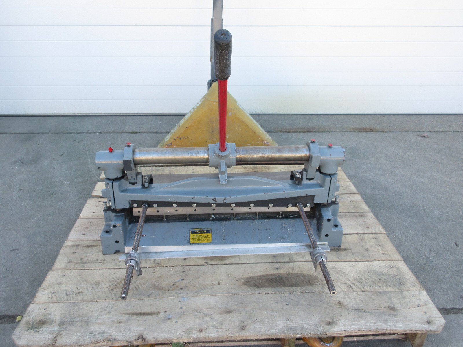 Di-Acro No. 4 Manual Hand Operated Shear 24″ Metal Shear 16 Gauge Capacity Used