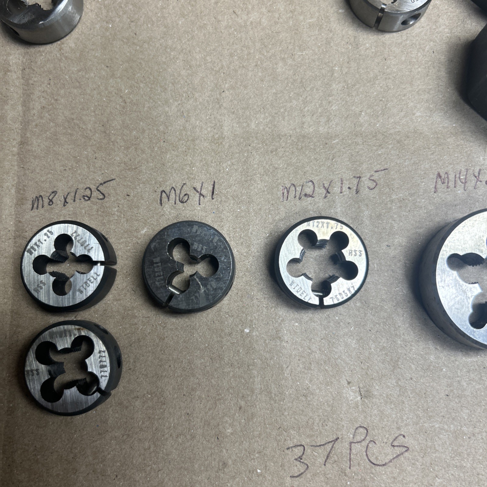 Widell/Hanson/China Die lots. Total of 37 pieces. See pictures for sizes