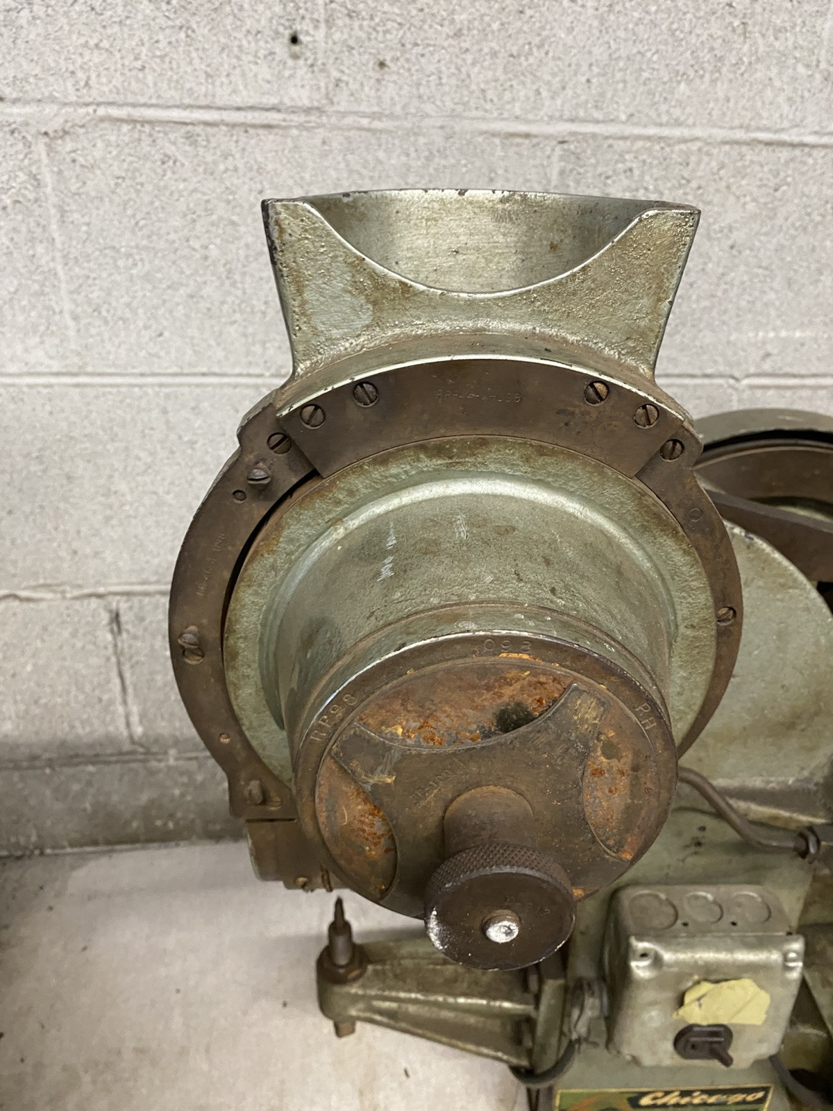 Chicago Rivet & Machine Co. Rivet Riveting Machine