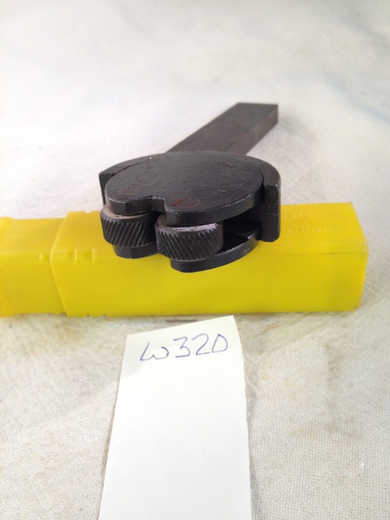 LATHE KNURLING TOOL HOLDER 2 KNURL SELF CENTERING HOLDER 5/16″x3/4″x5″ (REFW320)