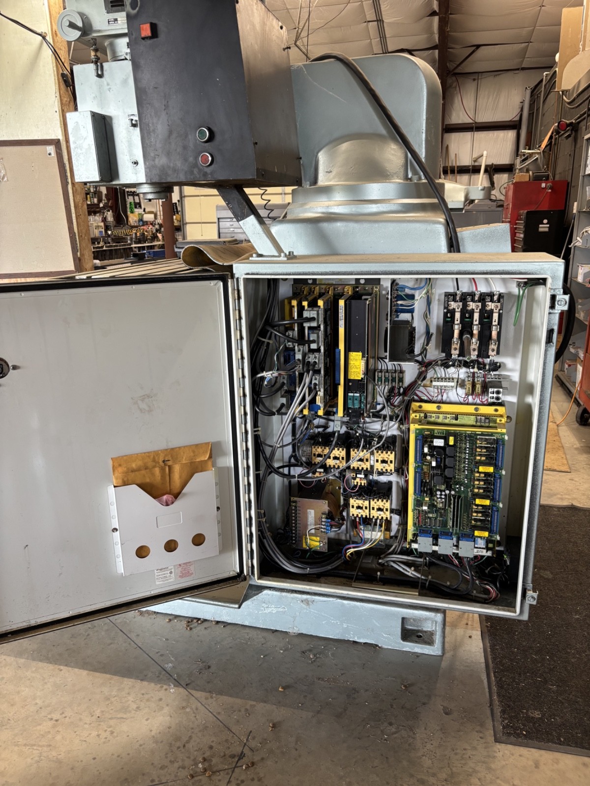 CNC milling machine preowned Vectrax model WS-20CNC GE Fanuc O-M controller