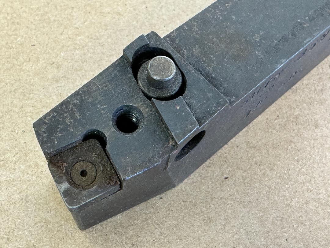 CARBOLOY INDEXABLE LATHE TOOL HOLDER PN SBTR-85V 1/2 SQ, 6″ OAL 1″X1.25″ SHANK