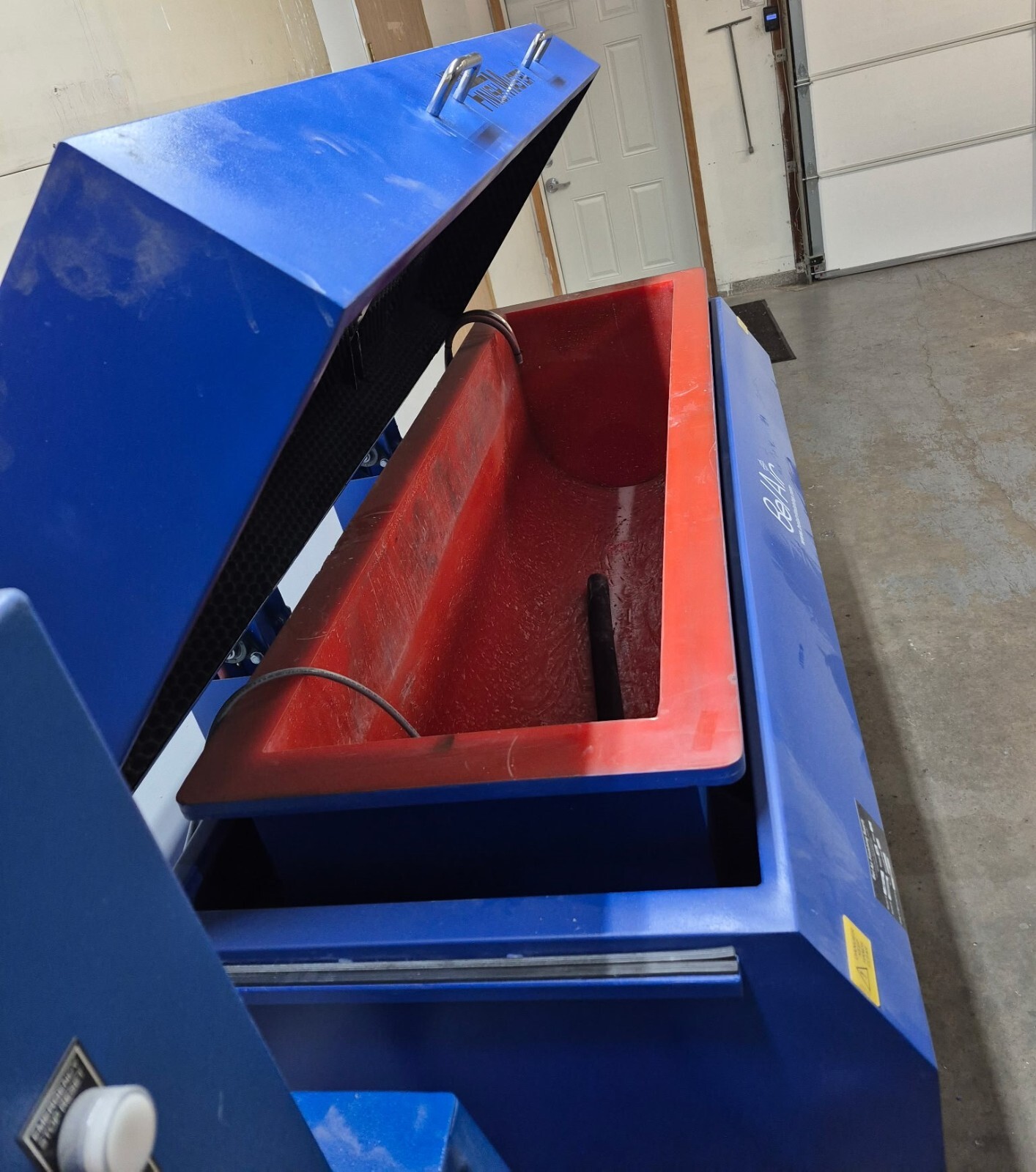 Bel Air FinishMaster FMT 12 rectangular Vibratory Tub, 12 cu. Ft Yr 2024