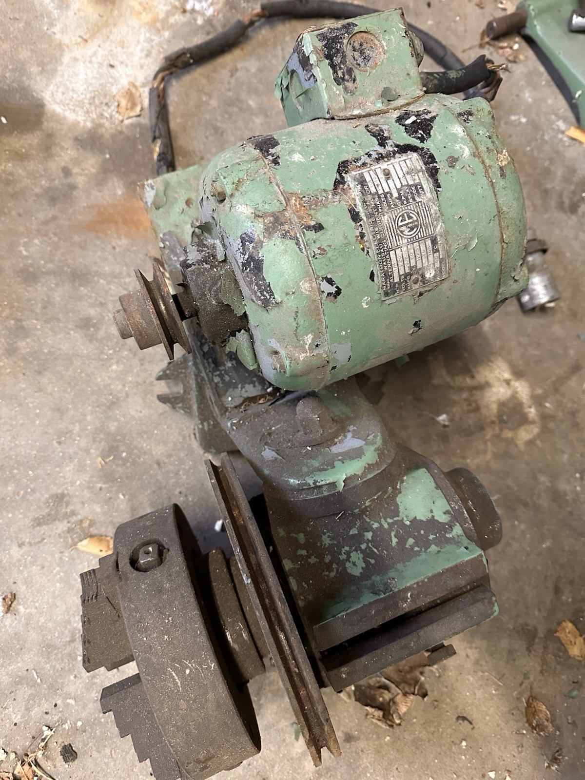 Norton Surface Grinder Used In Good Working Condition With A lot Of Attachments