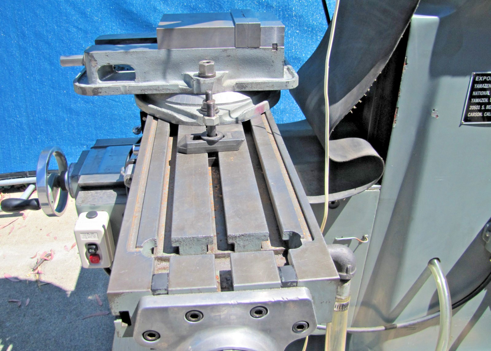 Maxmill 2HP Mill Drilling Milling Machine Power Table Auto Feed Coolant 6in Vise