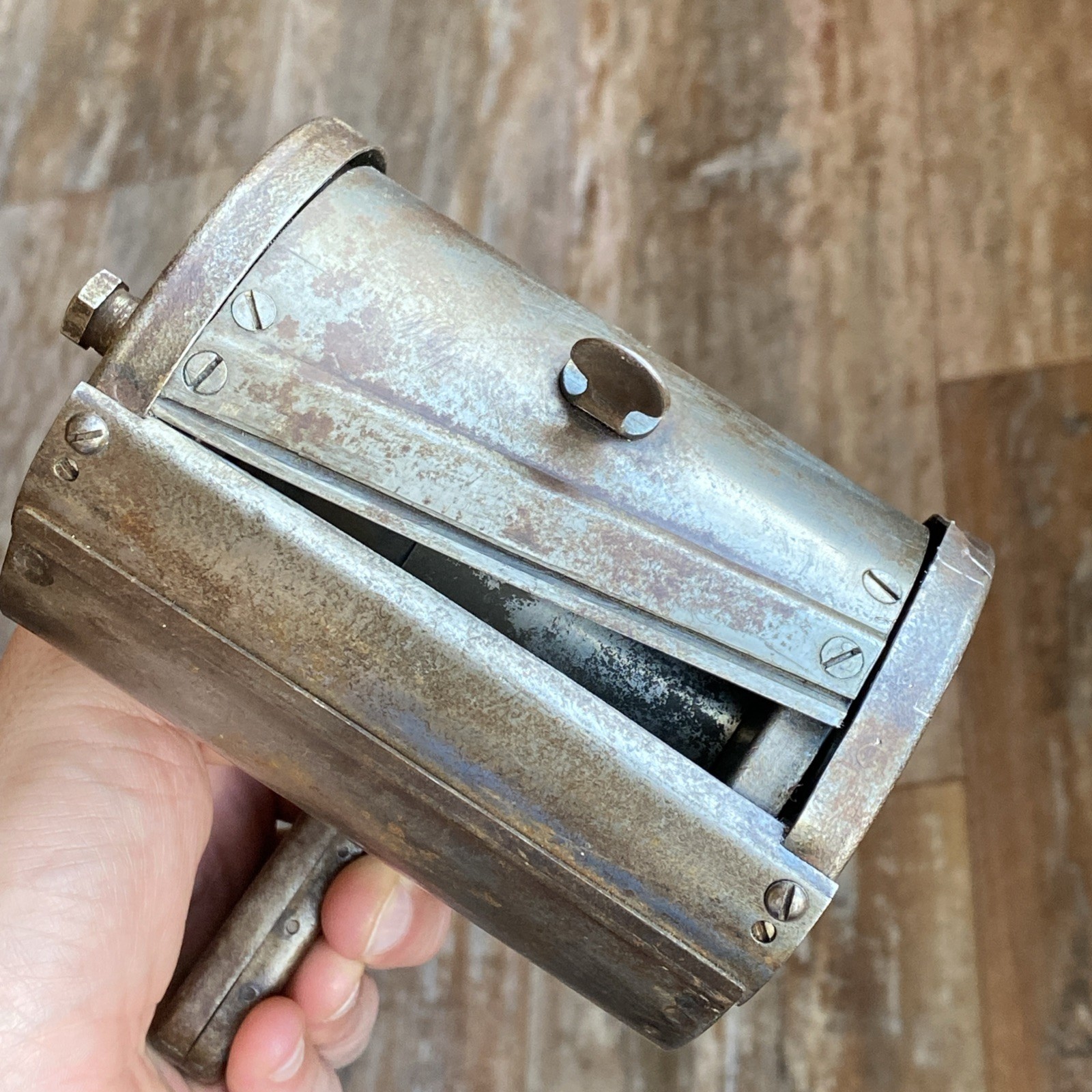 Vtg Hand Held Pistol Grip Thumb Close Tin Smith Roll Reel Feeder Dispenser