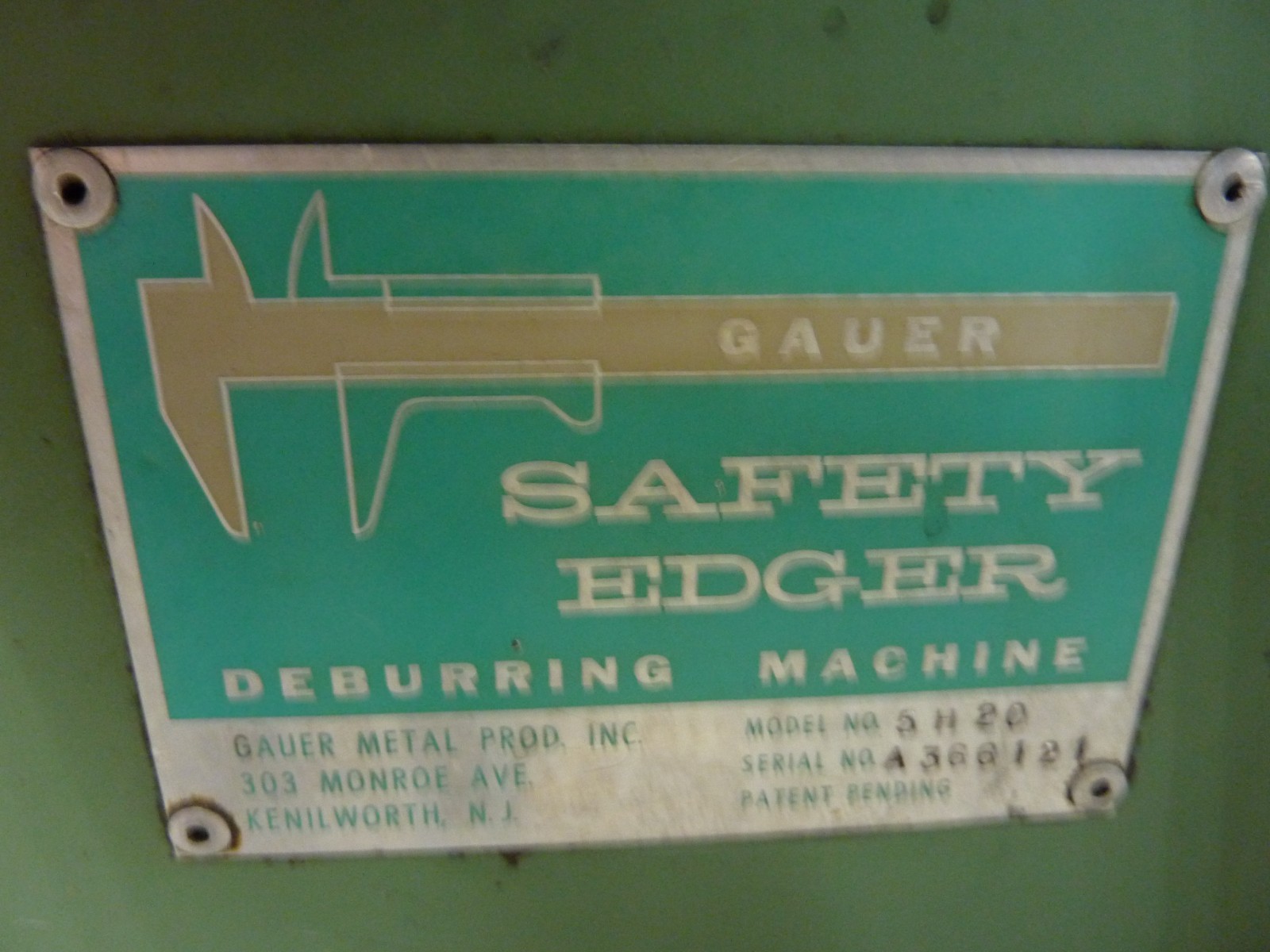GAUER SAFETY EDGER DEBURRING MACHINE MOD 5H20 20″ MAX WIDTH (31247)