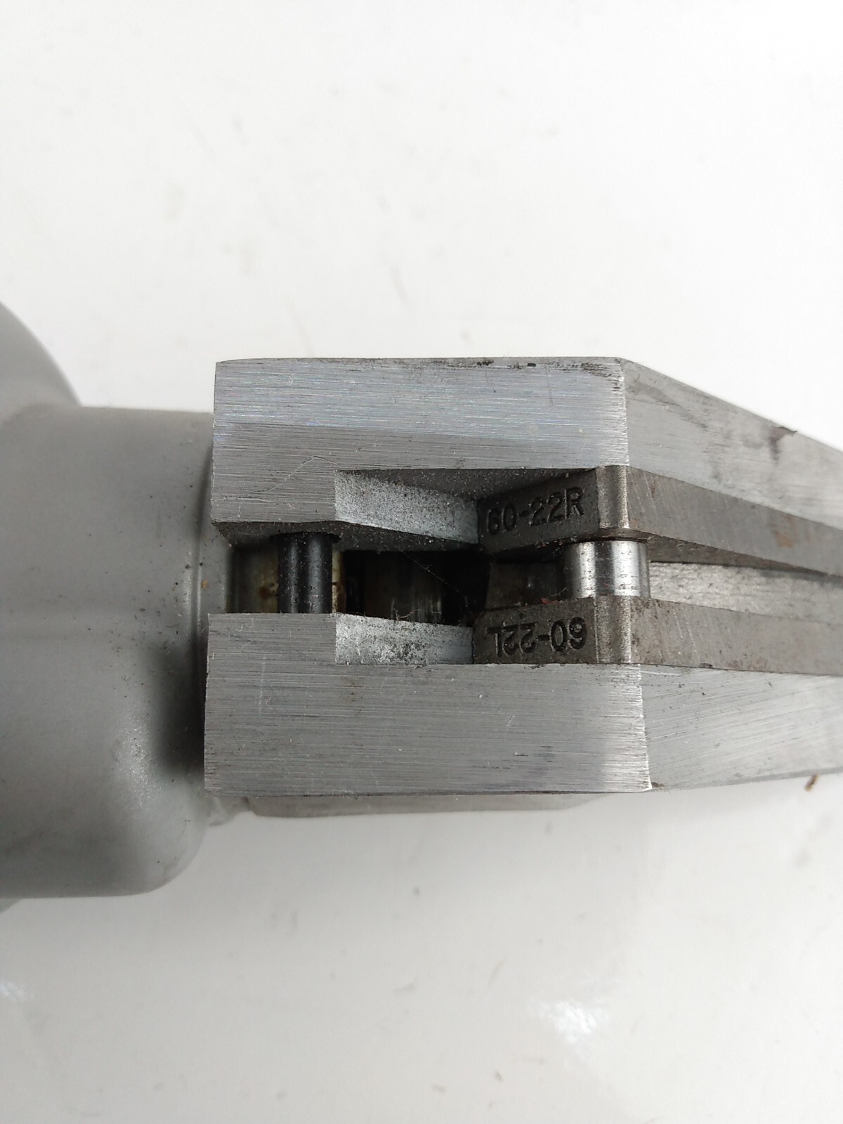 Milwaukee 6852-20 BROKEN Corded 18-Gauge Sheet Metal Shear 6.8 Amp Motor BROKEN
