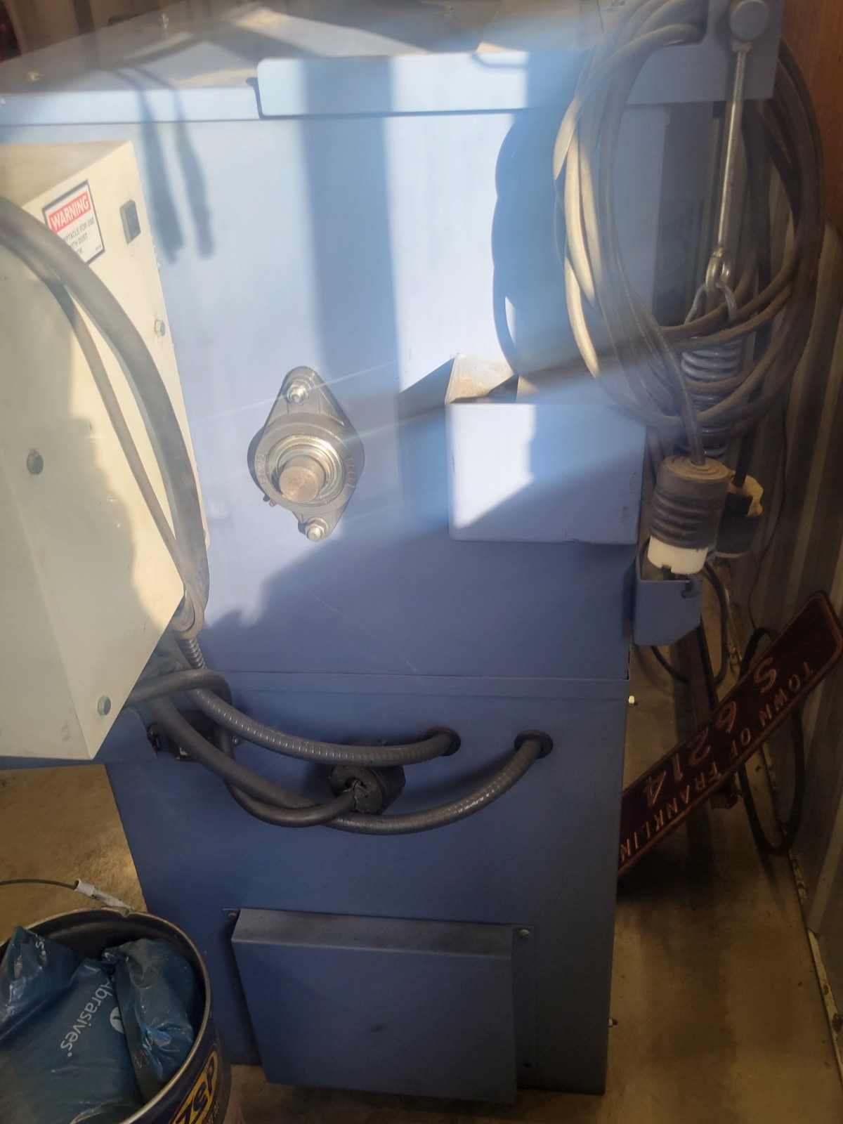 Peterson Machine Tool Co. Large Tumbler with Filtration System and Abrasive