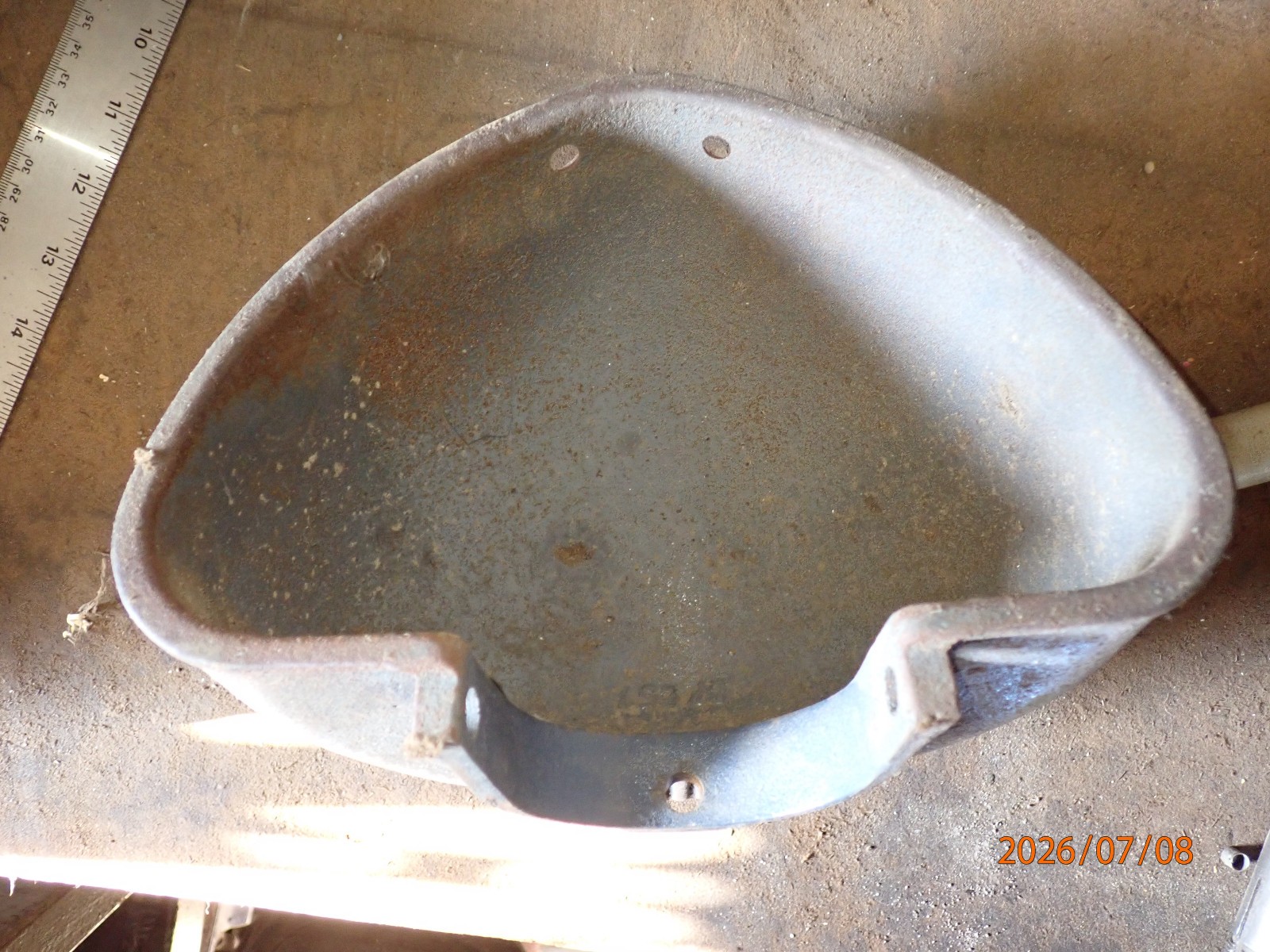 VINTAGE DELTA MILWAUKEE 14″ DRILL PRESS FRONT PULLEY COVER IRON CASTING DP257