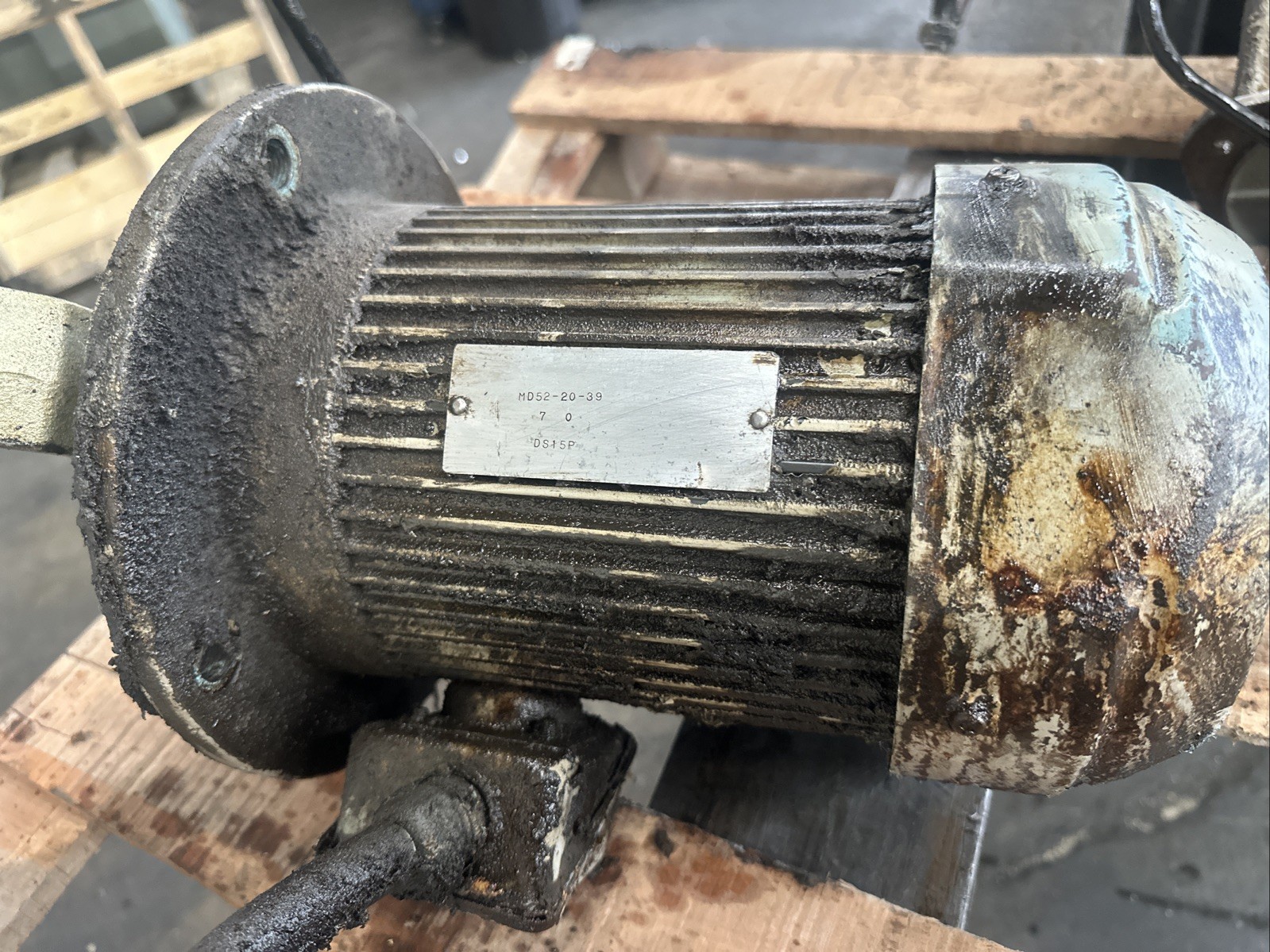 Okamoto Surface Grinder Model: ACC-124DX Hydraulic Motor/ Mod:DS-15P-11