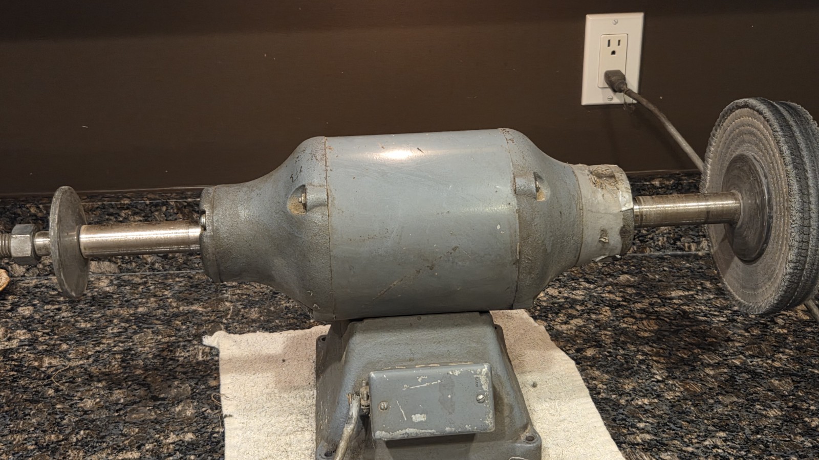 BALDOR 410B INDUSTRIAL BUFFER