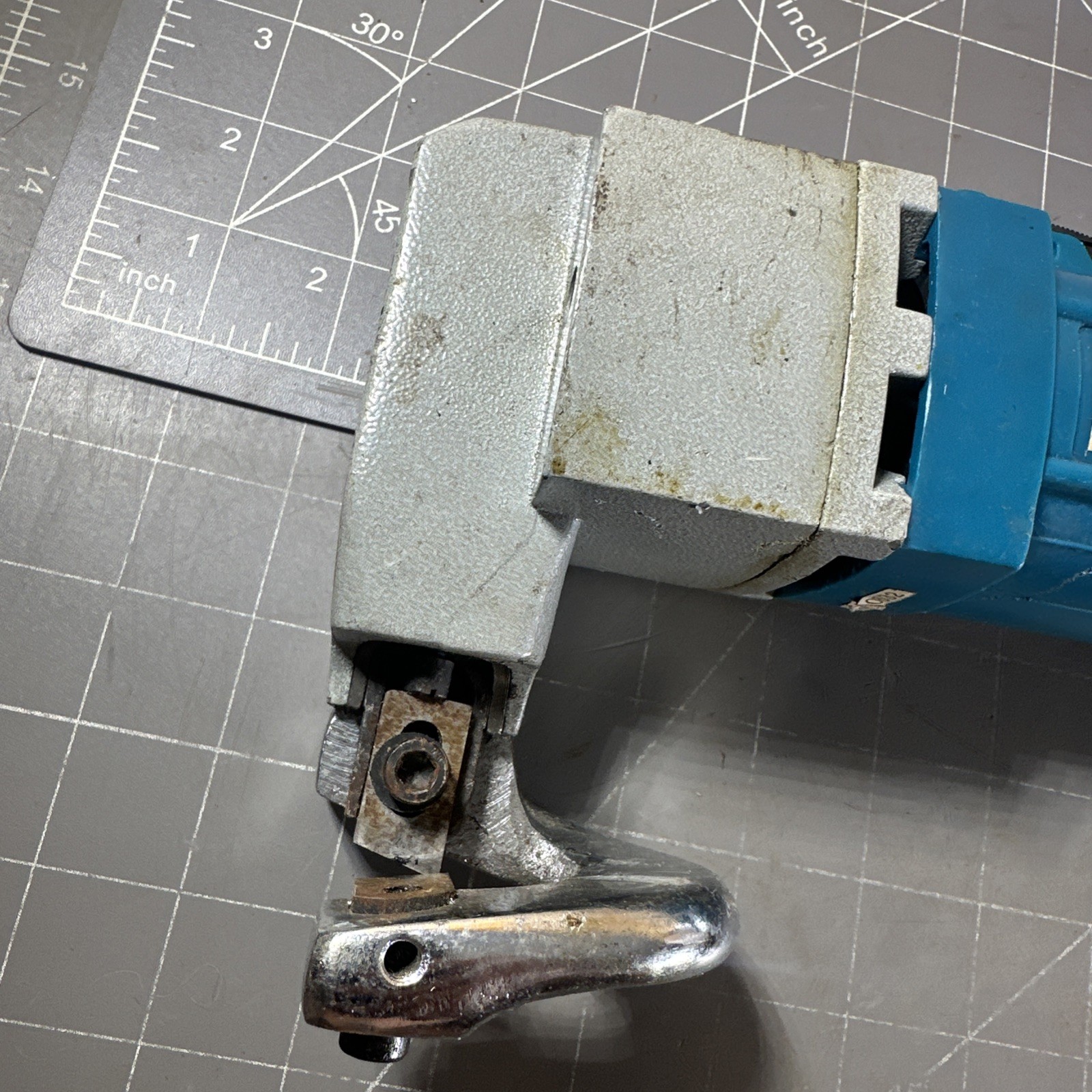 Chicago Electric Metal Shear 120V Corded 18 Gauge Capacity No. 46681