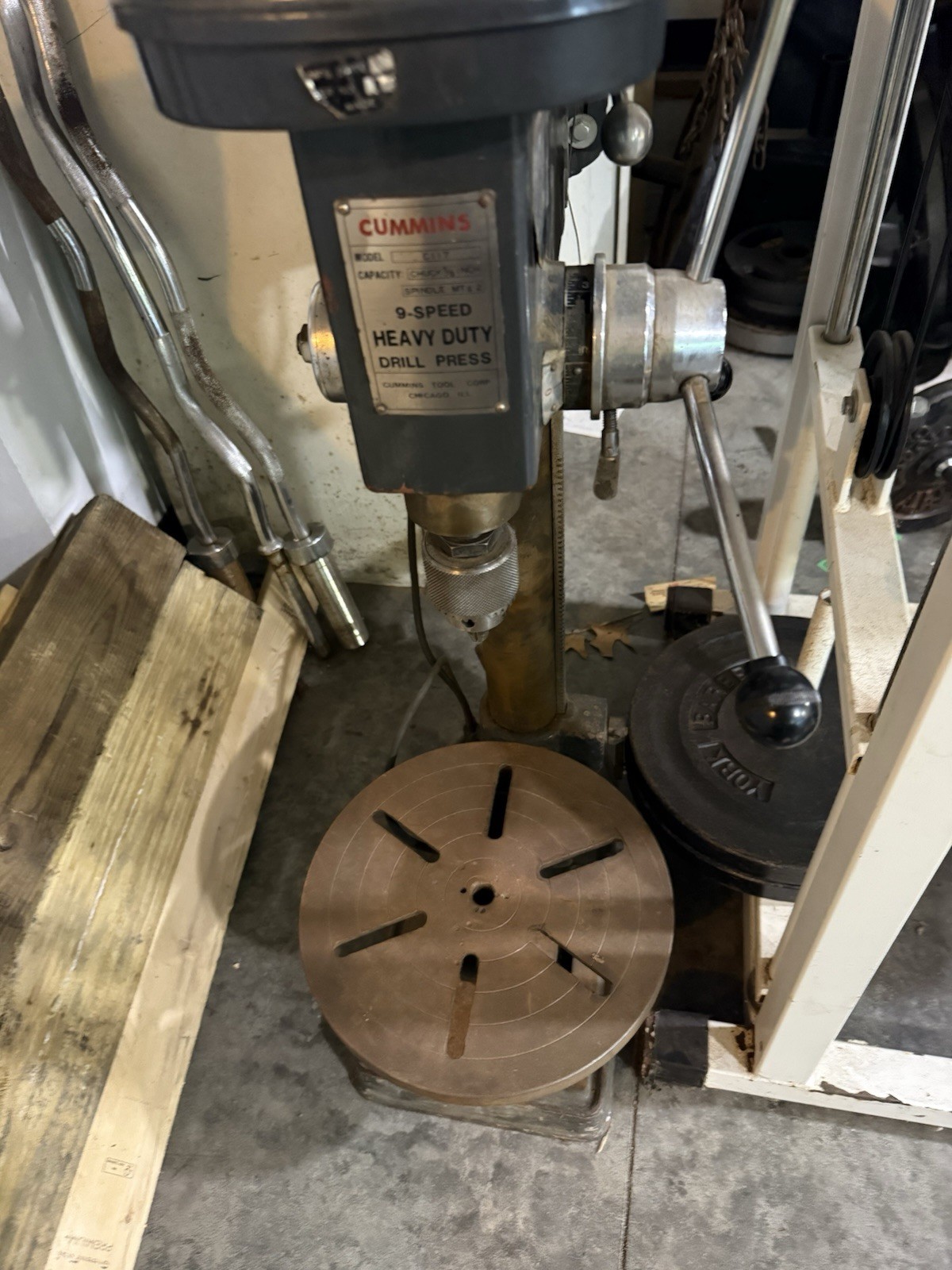Cummins C17 17 in Swing Floor Drill Press 9-Speed 5/8 in Chuck 2MT 110V