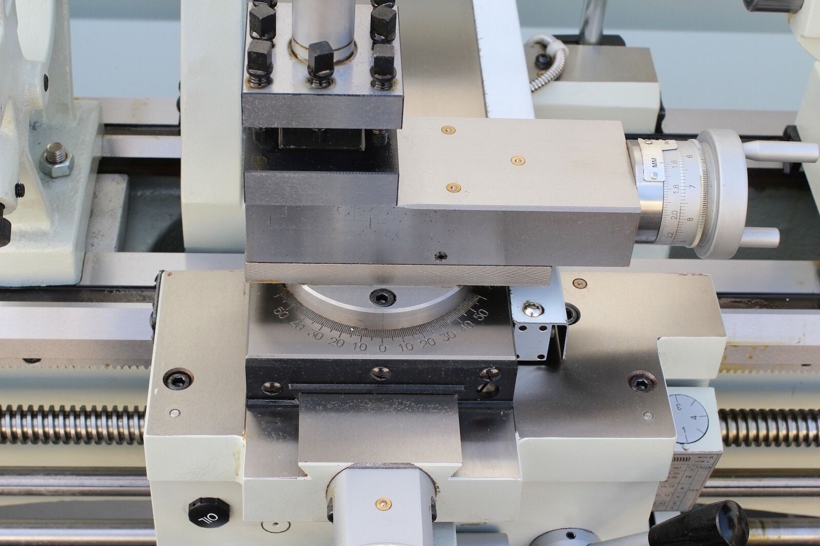 EISEN 1440GE Precision Lathe, 5HP, DRO, Made in Taiwan, One-Piece Cast Iron Base