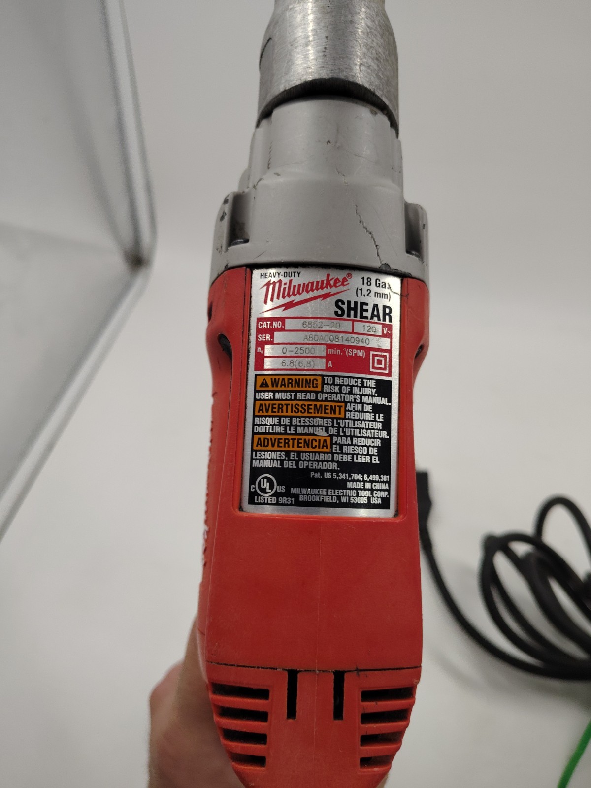Milwaukee 6852-20 18-Gauge Double Insulated, 10′ Corded Shear 6.8A Motor