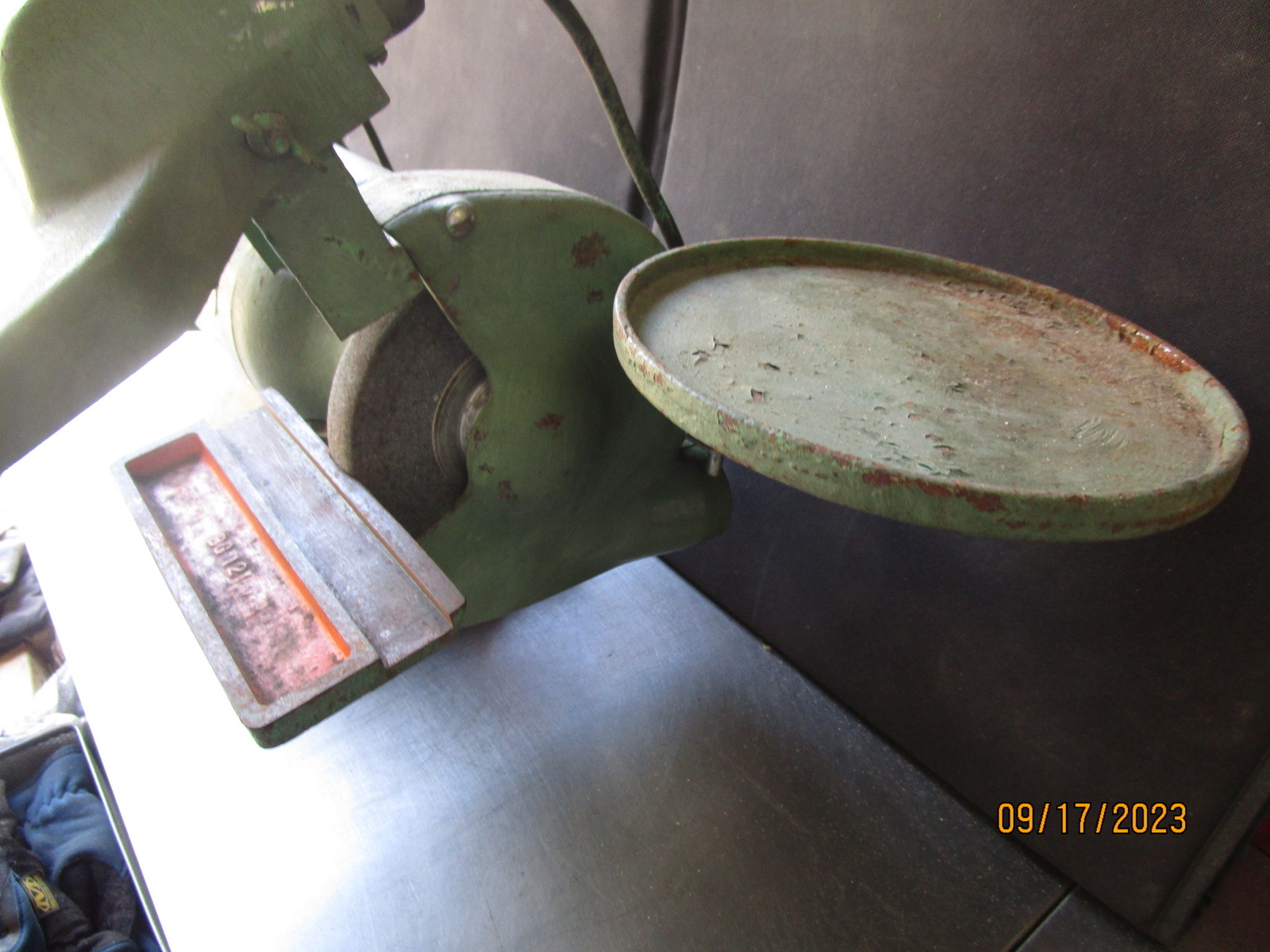 Baldor 1/2hp Industrial 7 Inch Bench Grinder Model 7306D