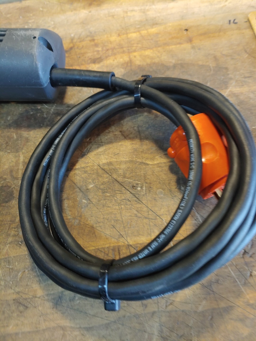 Black & Decker Industrial 3225 Heavy Duty 14 Gauge USA