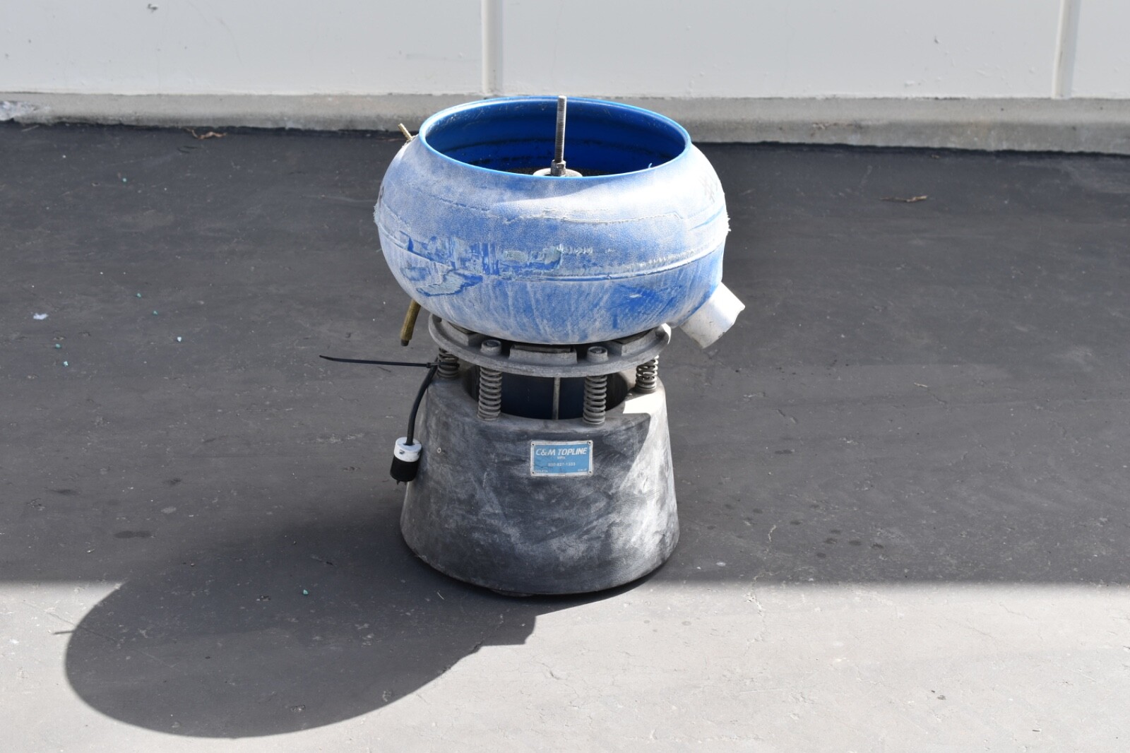 C&M Topline deburring & finishing vibratory bowl TLV-75 (3/4 cubic foot