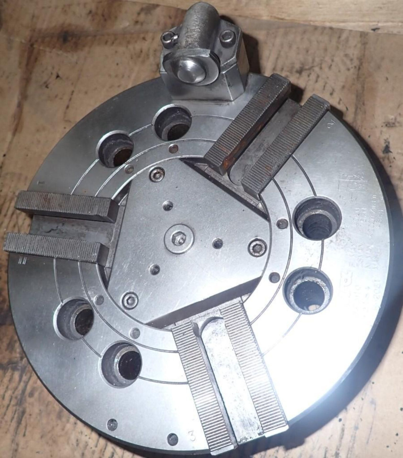 Howa H037M10 R-2051 10″ Hydraulic Power 3 Jaw Chuck CNC Lathe Closed Center 577